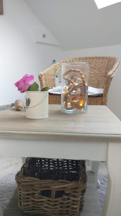 Les De Pascaline Bed & Breakfast Arrest